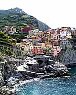 Manarola: houses built on the rock